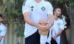 Altay'da Murat Berkan yol ayrımında