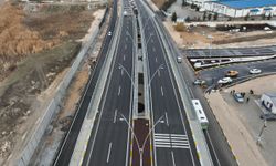 Bakan Uraloğlu, Van Çevre Yolu'nun 28 kilometrelik 2 etabının açılışını yaptı