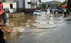 Bodrum'da sağanak; evin istinat duvarı çöktü, yollar göle döndü (2)