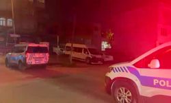 Bursa'da iki grup arasındaki silahlı kavgada yoldan geçen kişi yaralandı