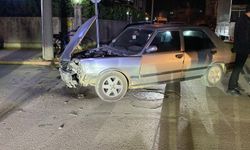 Bursa'da iki otomobil çarpıştı: 1 yaralı