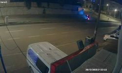 Bursa'da takla atan otomobil, direğe çarptı; Kaza anı kamerada