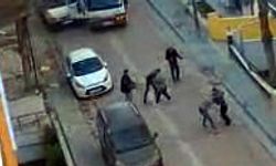 İstanbul- Avcılar'da hurdacıların satırlı kavgası kamerada