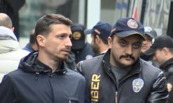 İstanbul - 'Bahis' ve 'Şike' operasyonunda gözaltına alınanlar adliyeye sevk edildi - 2 / Ek görüntüyle