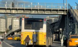 İstanbul- Beykoz'da otobüsün arkasında tehlikeli yolculuk