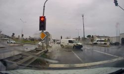 İstanbul - Büyükçekmece'de kırmızı ışık ihlali kazaya neden oldu; çarpışma kamerada