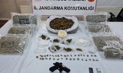 İstanbul - Eyüpsultan'da operasyon: Servis aracında piyasa değeri 30 milyon lira olan uyuşturucu bulundu