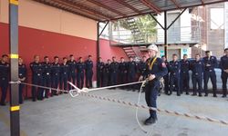 İstanbul - İstanbul'da 78'i kadın 591 yeni itfaiyeci uygulamalı eğitimlerin ardından iş başı yapacak