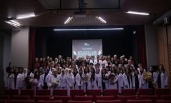 İstanbul Kent Üniversitesi Eczacılık Fakültesi'nde Beyaz Önlük Töreni düzenlendi