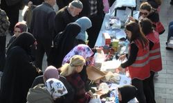 İstanbul-Maltepe'de Gazze'ye yardım için 'Hayır Çarşısı' kuruldu