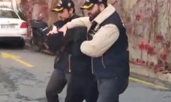 İstanbul- Sancaktepe'de 16 yaşındaki şüphelinin iş yeri kurşunladığı anlar kamerada