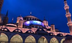 İstanbul - Sultanahmet Camii'nde Regaip Kandili dualarla idrak edildi