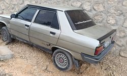 İstinat duvarına çarpan otomobilin sürücüsü ağır yaralandı, annesi öldü