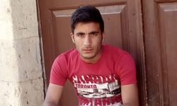 Kamyonla geri manevra yaparken kardeşini ezerek ölümüne neden oldu