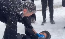 Kayseri Emniyet Müdürü, şehit çocukları ile kar topu oynadı