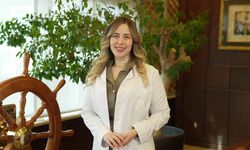 'Makyaj, hormonlar ve beslenme yetişkinlerde akne alarmı veriyor'