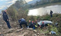 Otomobille çarpışan 3 tekerlekli motosikletteki çift yaşamını yitirdi