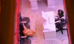 Pandemide maket yapımını öğrendi, 25 bin objeyle çocukluğunun geçtiği sinema ve çevresini ortaya çıkardı