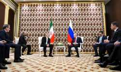 Rusya Devlet Başkanı Putin ile İran Cumhurbaşkanı Pezeşkiyan, Türkmenistan'da görüştü
