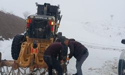 Siirt'te kar yağışı nedeniyle 15 köy yolu ulaşıma kapandı