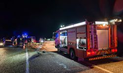 Tahliye edilen babasını almaya giderlerken kazada ölen Mehmet ile amca ve dedesi defnedildi