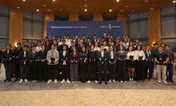 Üniversite sınavında üstün başarı gösteren 'Altın Gençler' ödüllendirildi