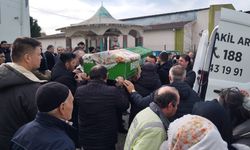 10 günlük yaşam savaşını yitiren Burcu, aynı kazada ölen babasının mezarının yanına defnedildi