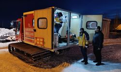 77 yaşındaki hastaya paletli ambulansla ulaşıldı