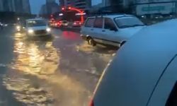 Adana'da sağanak hayatı olumsuz etkiledi