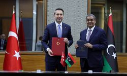 Bakan Bayraktar, Libya'da