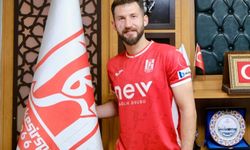 Balıkesirspor forvet Akın Arıcan'ı renklerine bağladı