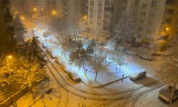 Batman'da 3'ü hariç tüm köy yolları kardan kapandı, uçuşlar iptal