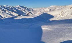 Beyaza bürünen Beytüşşebap, dron ile görüntülendi