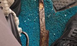 Bingöl'de karla mücadele ekibine saldırı; iş makinesinin camları kırıldı