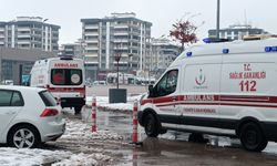 Boşanma aşamasındaki eşini koli bandı ile bağlayıp, başından aşağı kezzap döktü