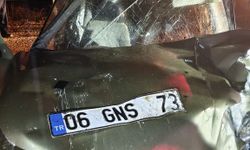 Bursa'da 2 otomobilin, kafa kafaya çarpıştı: 3 yaralı