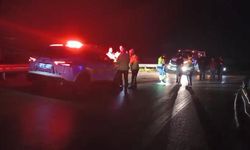 Bursa'da otomobil bariyerlere çarptı: 2 ağır yaralı