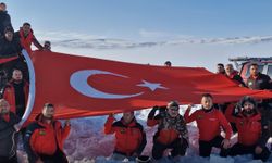 Doğaya yem bırakıp karda rafting yaptılar / Ek fotoğraflar