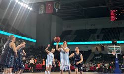 Down sendromlu basketbolcular farkındalık için parkeye çıktı