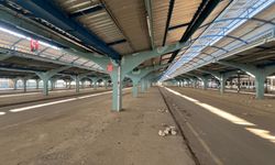 Edirne'de Ulus Pazarı'nın kapatıldığını gören Bulgar turistler, kapısından döndü