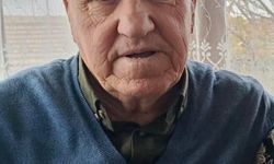 El frenini çekmeyi unuttuğu traktörün altında kalarak öldü