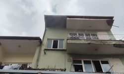 Evde çıkan yangında 5 kişi dumandan etkilendi