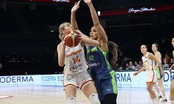 Galatasaray Çağdaş Faktoring - ZVVZ USK Praha: 64-71