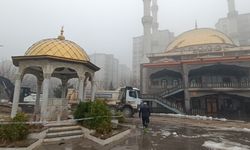 Gaziantep'te caminin avlusunda çökme