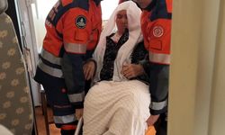 İstanbul- Avcılar'da ameliyat olan kadın itfaiye yardımıyla hastaneye götürüldü