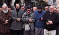 İstanbul- Bağcılar'da zehirlenerek hayatını kaybeden 3 kişi son yolculuğuna uğurlandı