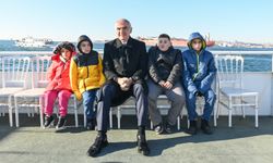 İstanbul - Bakan Ersoy, Sivas'ta kardan 'Kız Kulesi' yapan çocukları İstanbul'da ağırladı