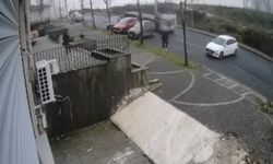 İstanbul- Başakşehir'de yokuştan kayan TIR 5 araca çarptı; kaza kamerada