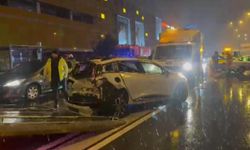 İstanbul - Beylikdüzü'nde iki otomobil çarpıştı: 2 yaralı