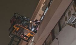 İstanbul - Beyoğlu'nda 4 katlı otelde çıkan yangın söndürüldü